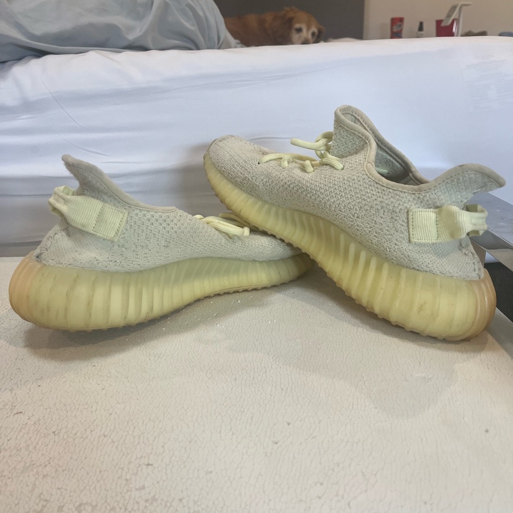 Yeezy Cream Athletic Shoes